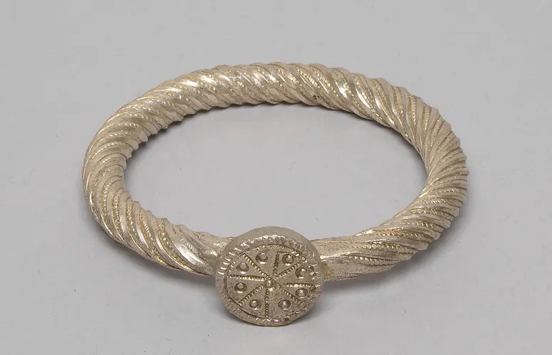 Armschmuck
