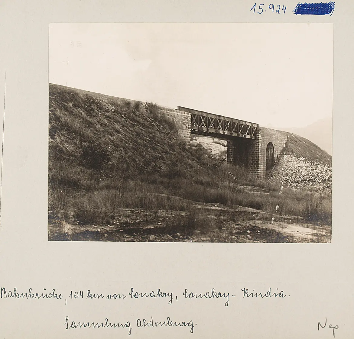 Bahnbrücke, 104 km von Conakry, Bahnroute Conakry - Kindia