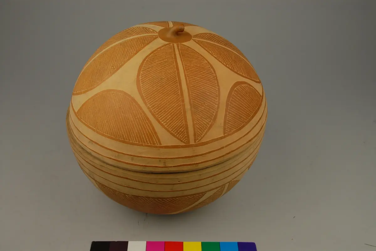 Kalebasse mit Deckel