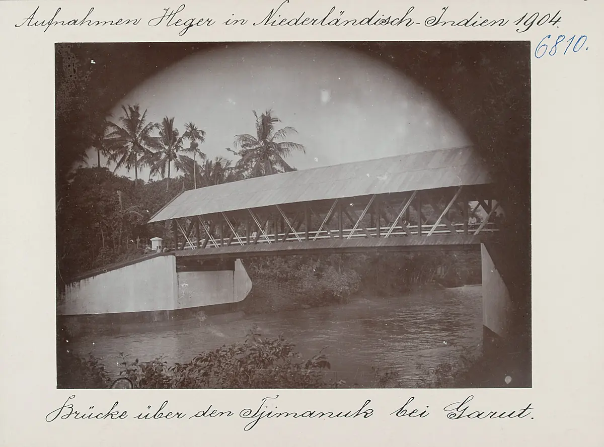 Brücke über den Tjimanuk bei Garut