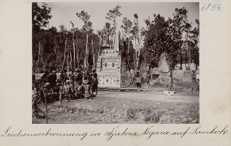 Leichenverbrennung in Tjakra Negara auf Lombok