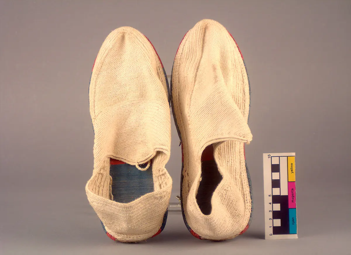 Stoffschuhe