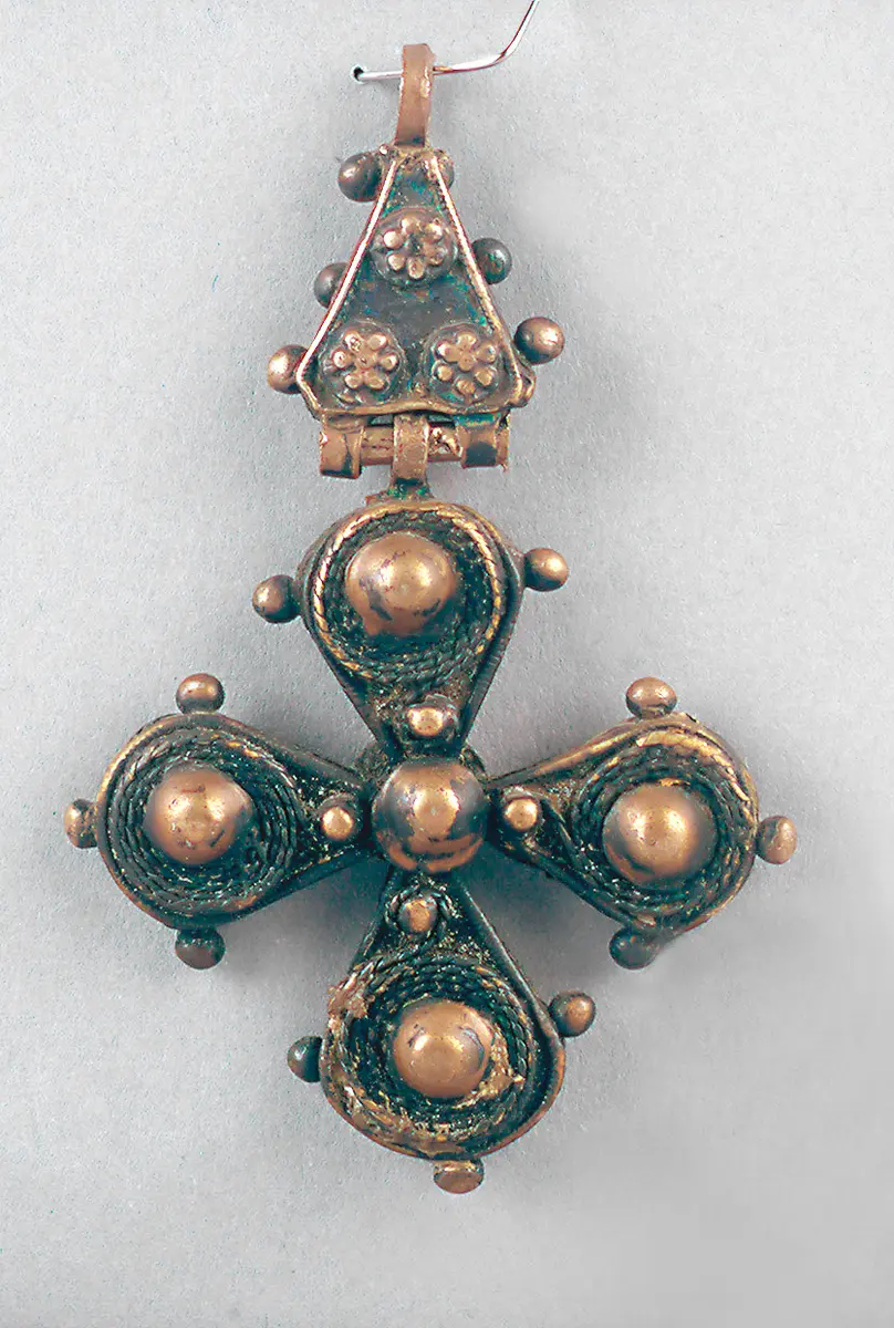 Cross pendant