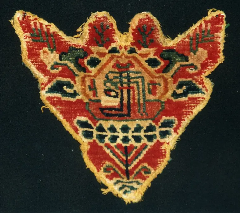 Stirnschmuck, Kalacakra-Monogramm