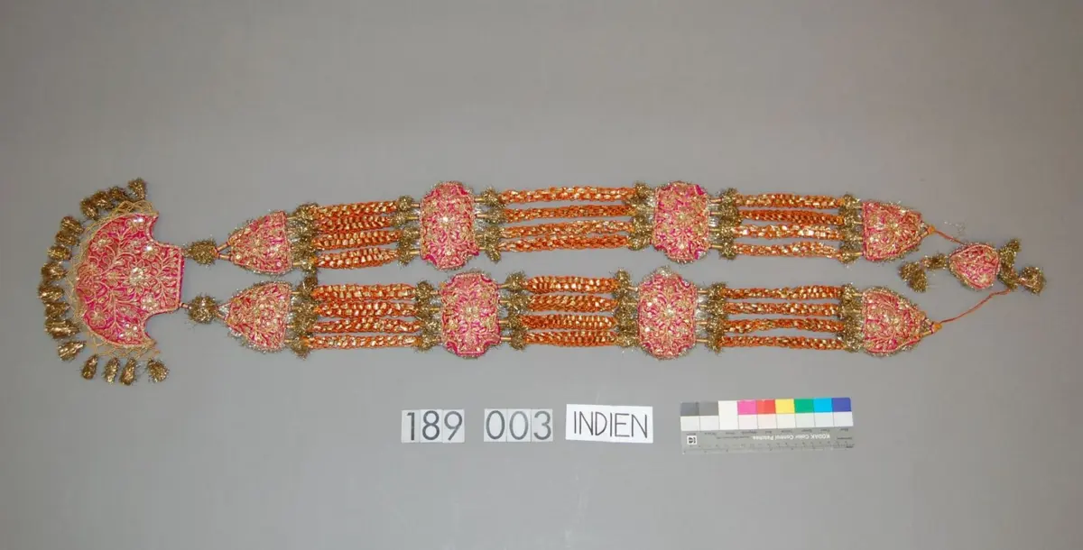 Brustschmuck