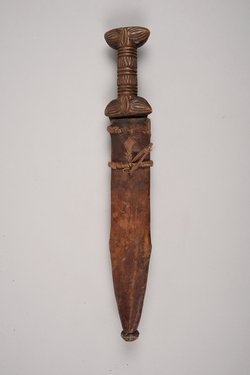 Messer mit Scheide