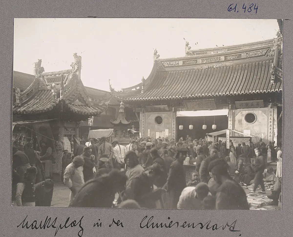 Shanghai. Marktplatz in der Nähe des Yu Gartens (?)