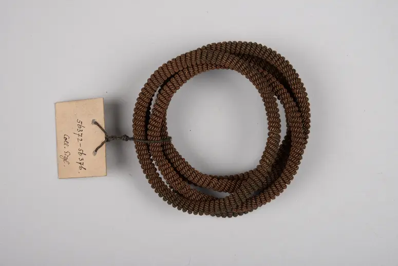 Fünf Armbänder (56.372 bis 56.376)