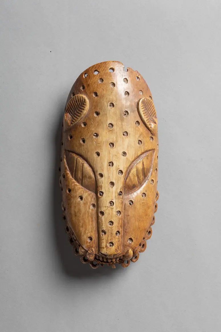 Elfenbeinhüftmaske mit Leopardenkopf