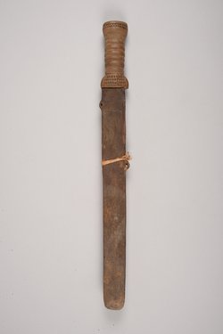 Schwert mit Scheide