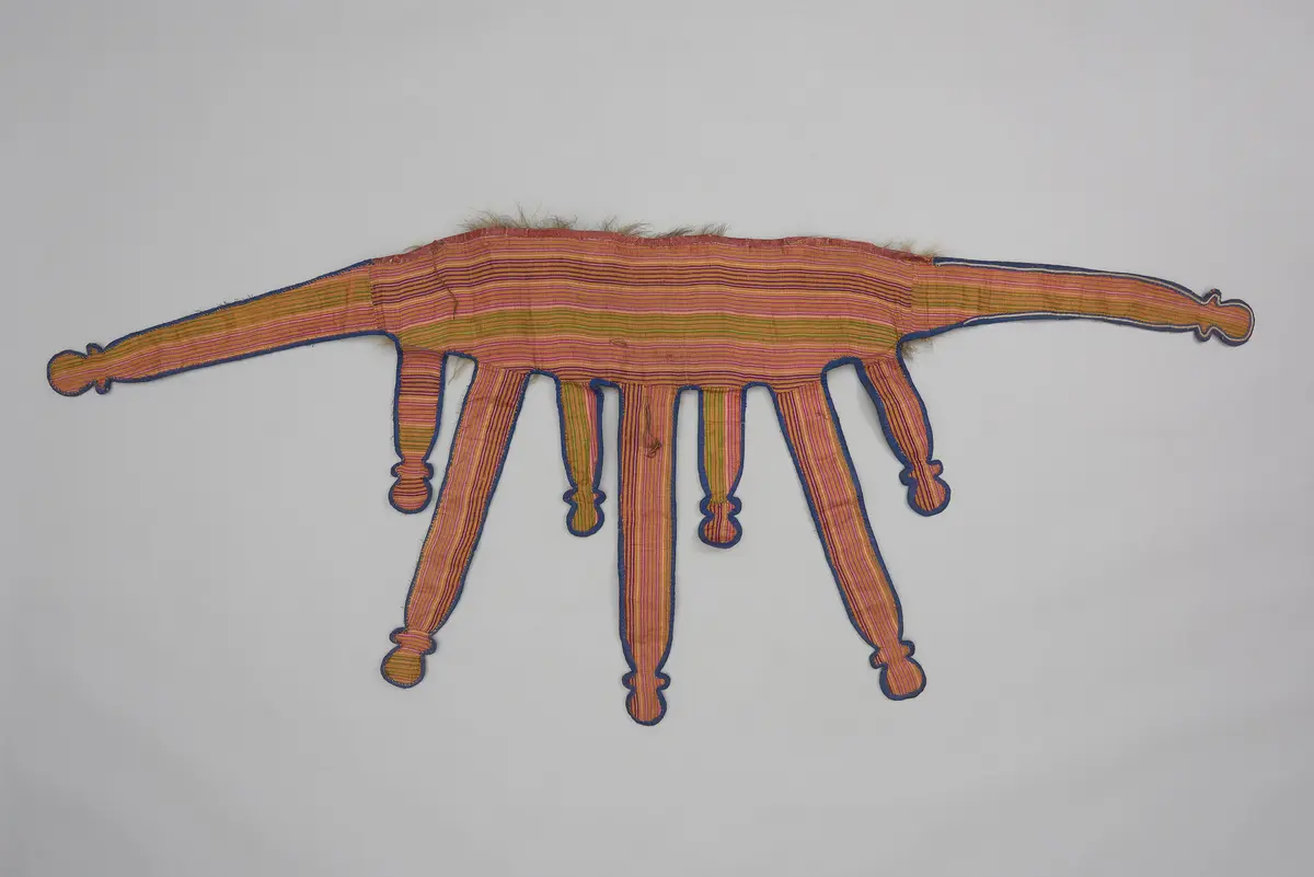 Umhang mit Löwenfell