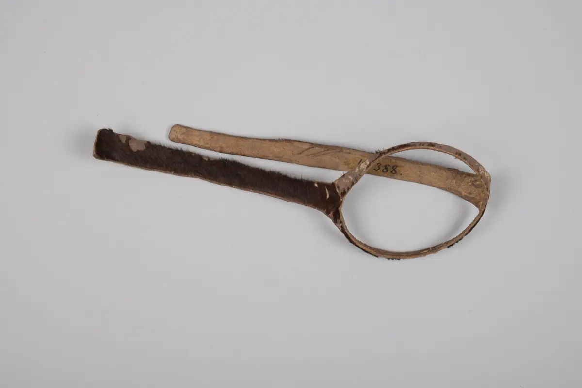 Knieschmuck