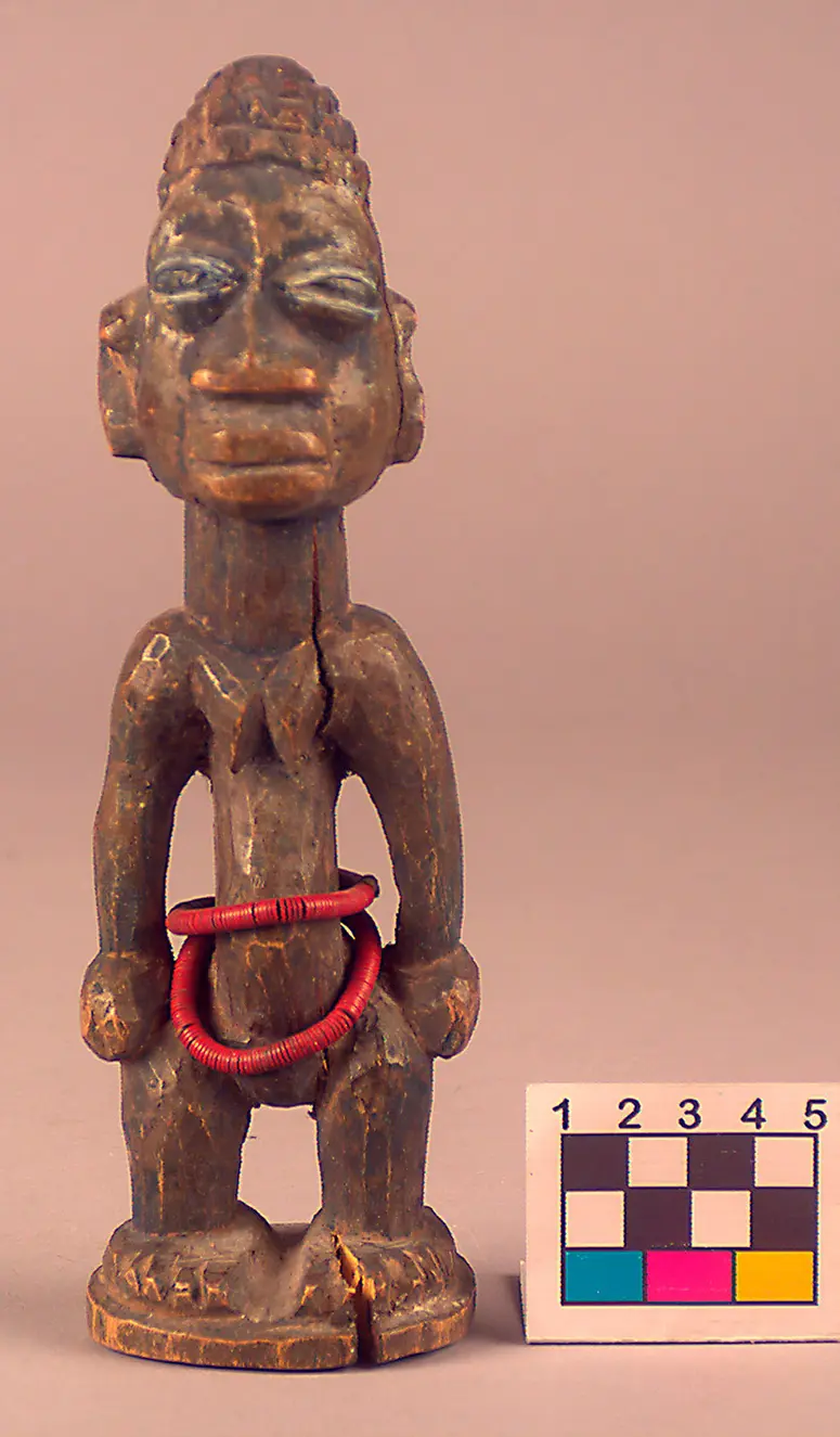 Männliche Ibeji Zwillingsfigur
