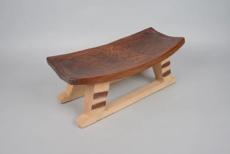 Schemel (hinten)