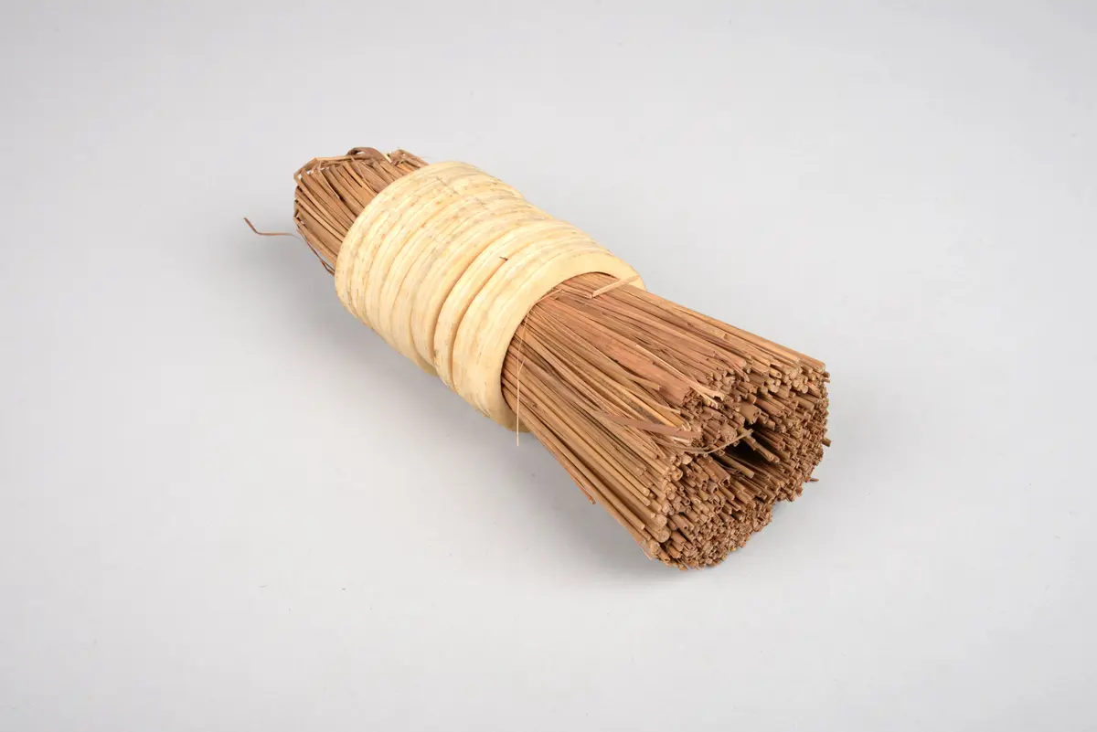 Armbänder auf Strohbündel (75.453 bis 75.461)