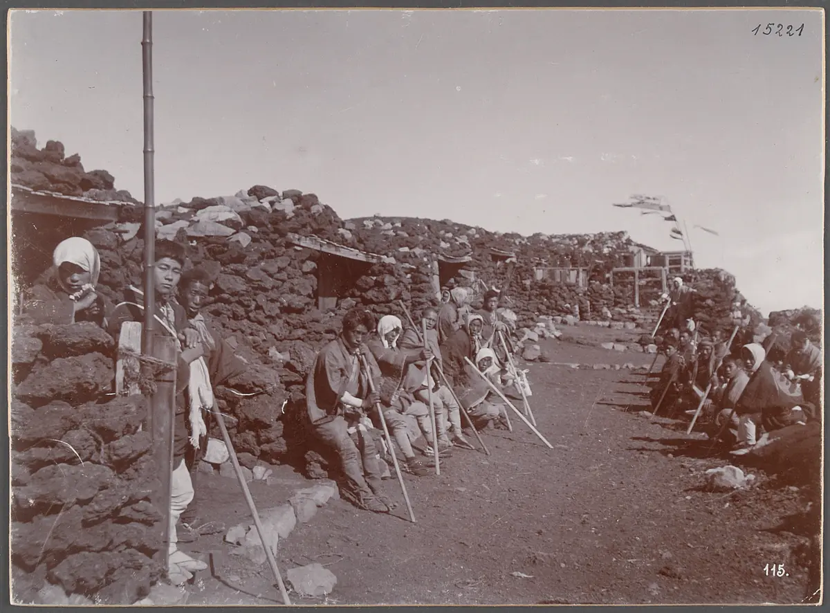 Japan, Pilger am Gipfel des Fuyiyama. 13.VIII.1893