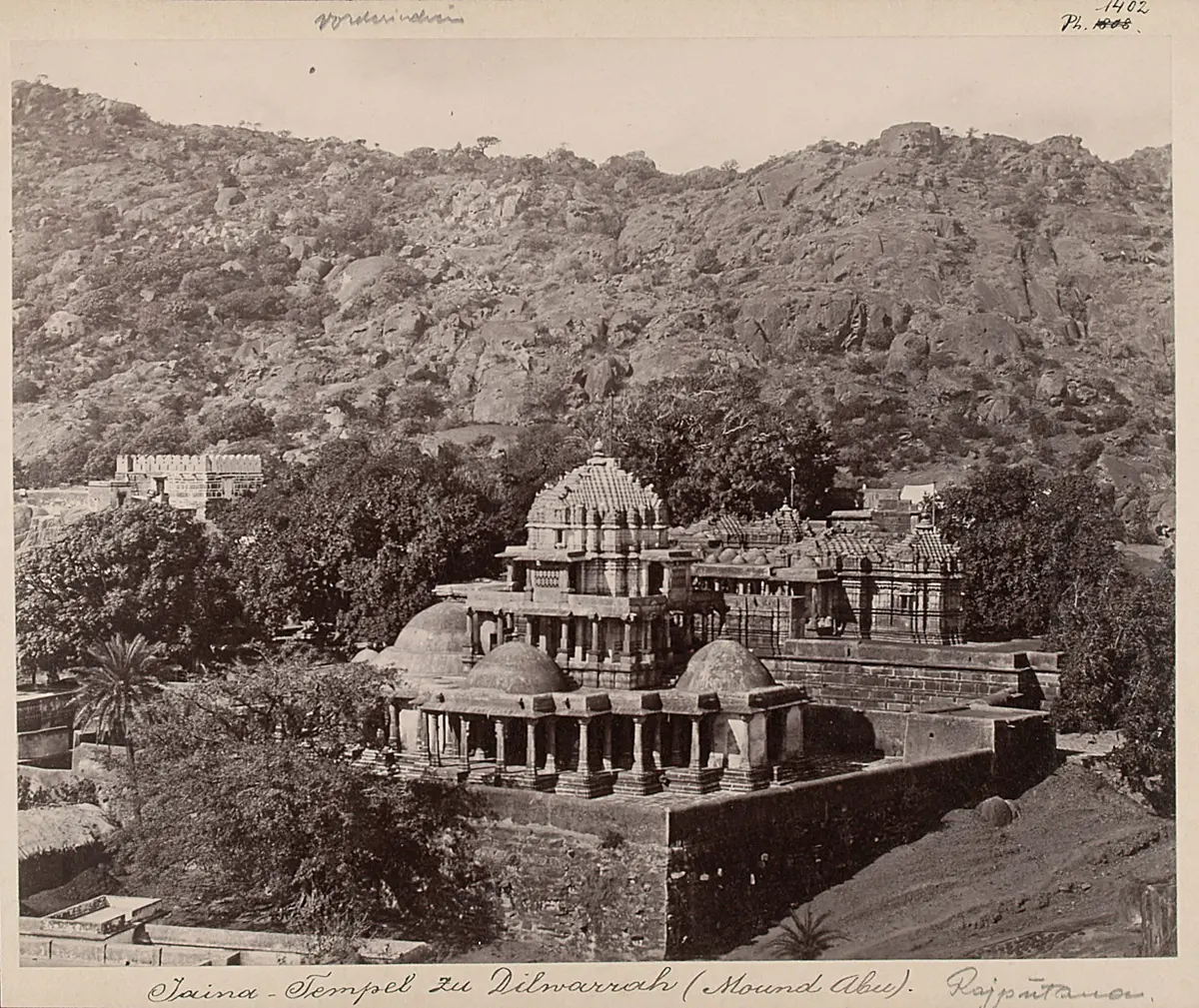 Jaina-Tempel zu Dilwarrah (Mount Abu)