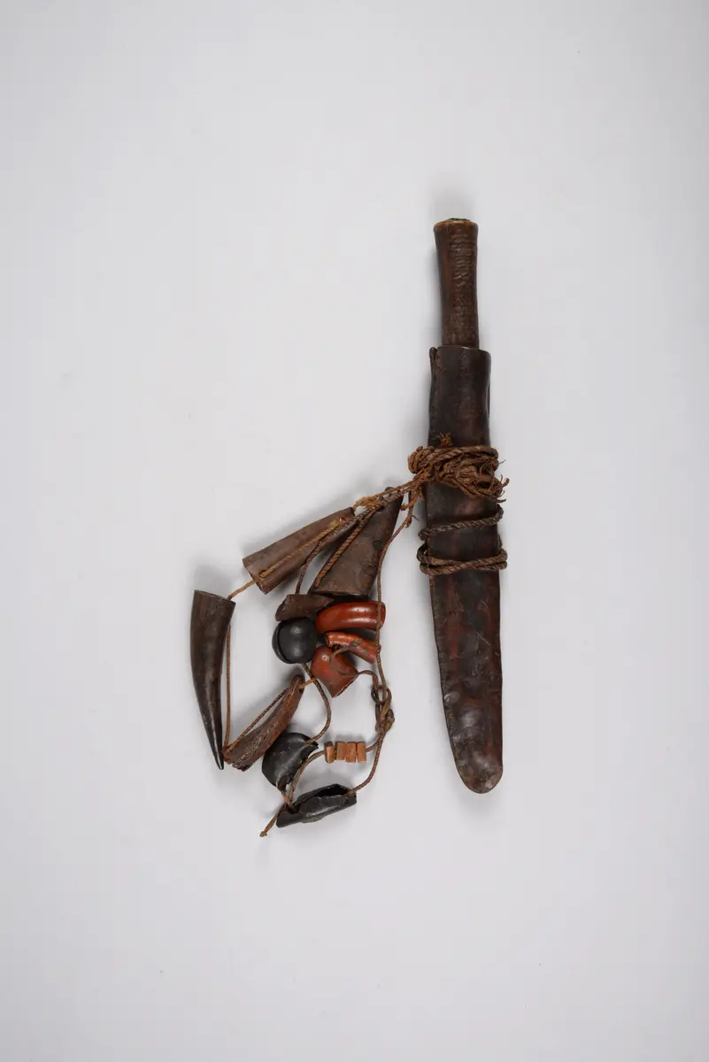 Messer mit Scheide
