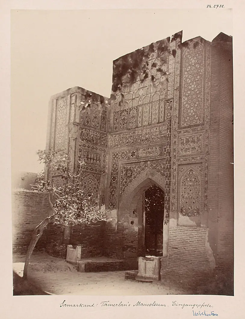 Samarkand: Tamerlan´s Mausoleum. Eingangspforte