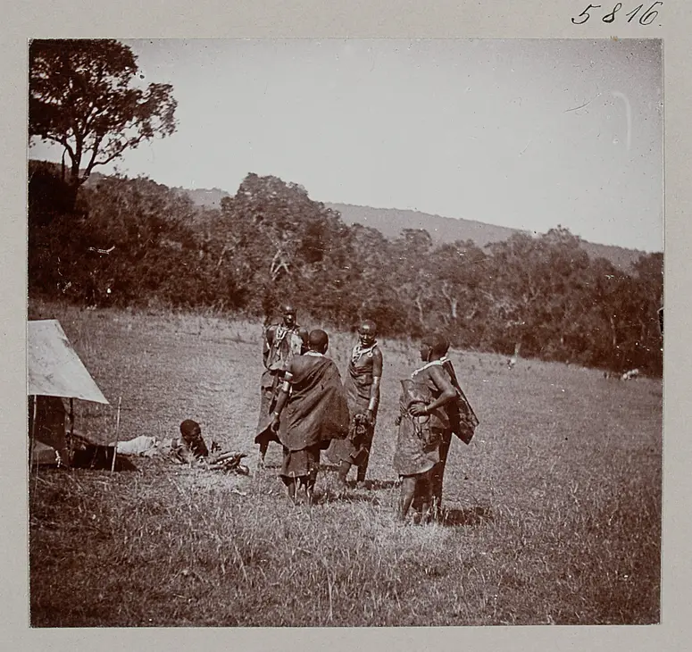 Massai Frauen von Schimoni
