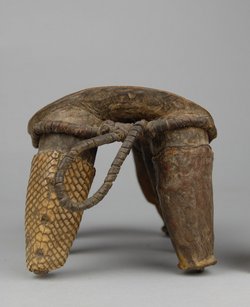Holzschemel