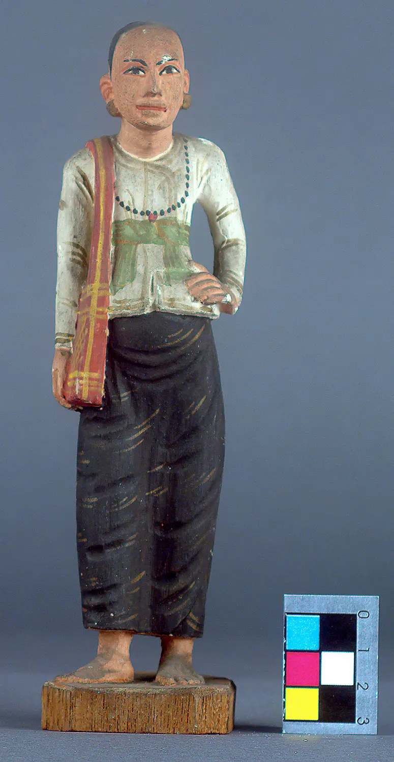 Holzfigur: Frau