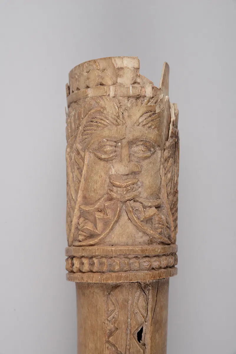 Side-blown Ivory Horn