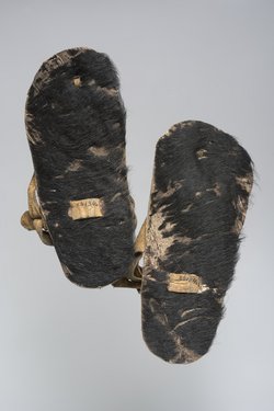 Paar Sandalen