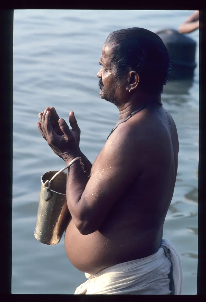 Andacht, Benares, Ganges
