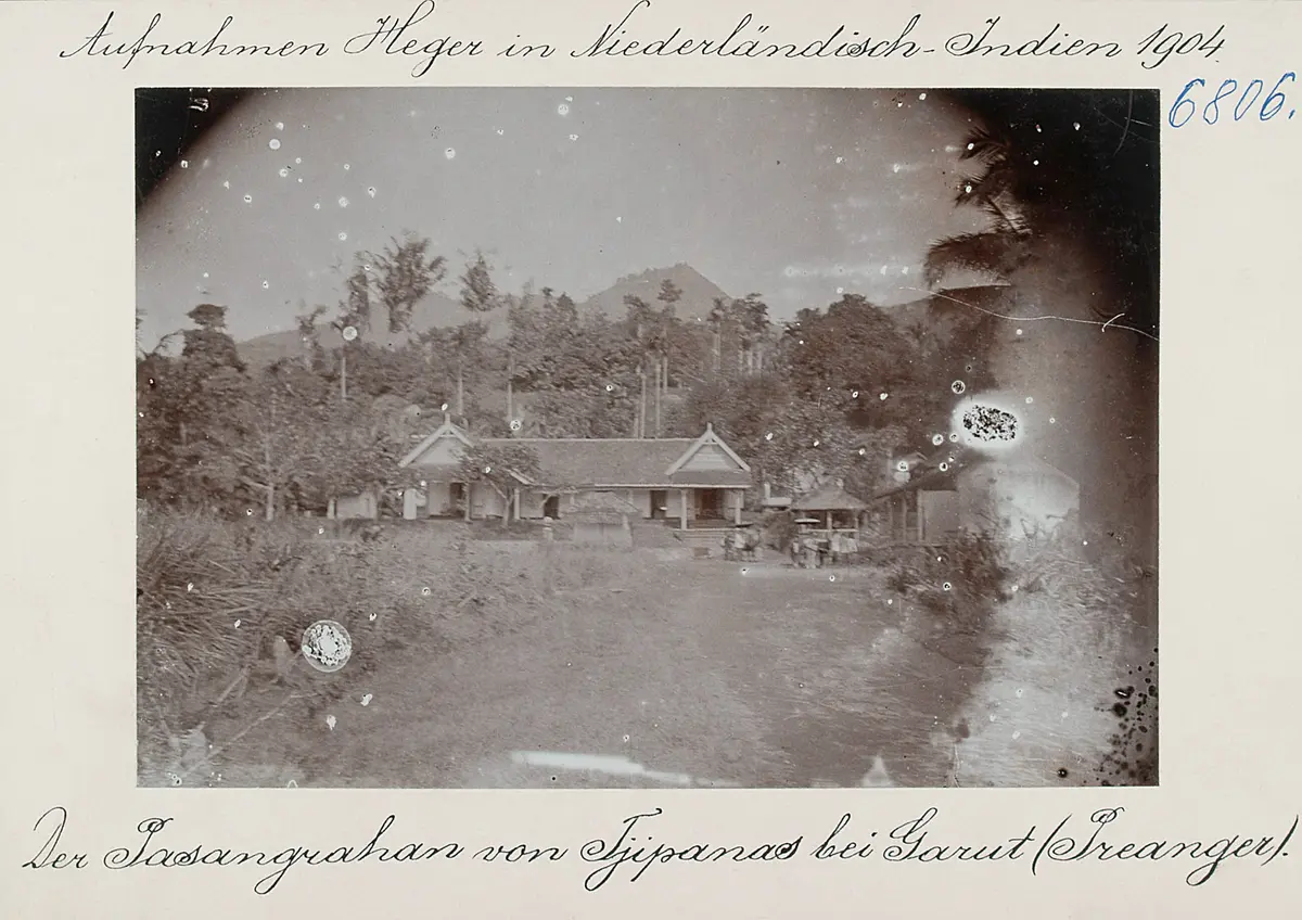 Der Pasangrahan von Tjipanas bei Garut (Preanger)