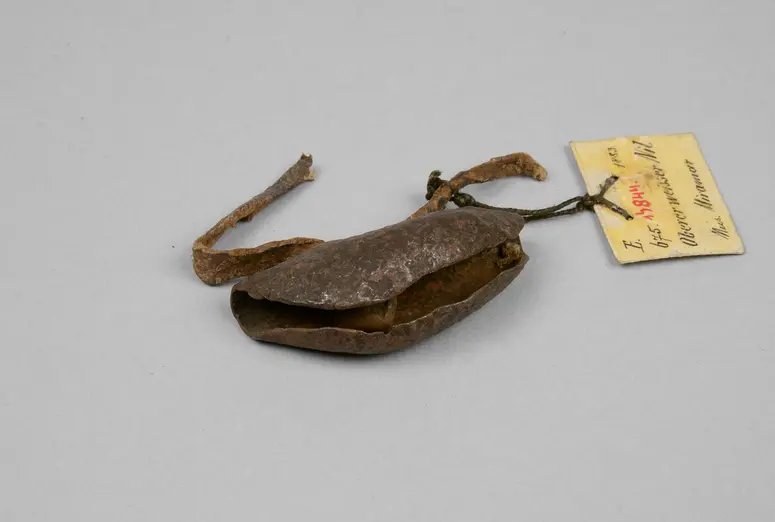 Fragment einer Hüftschnur mit Schellen