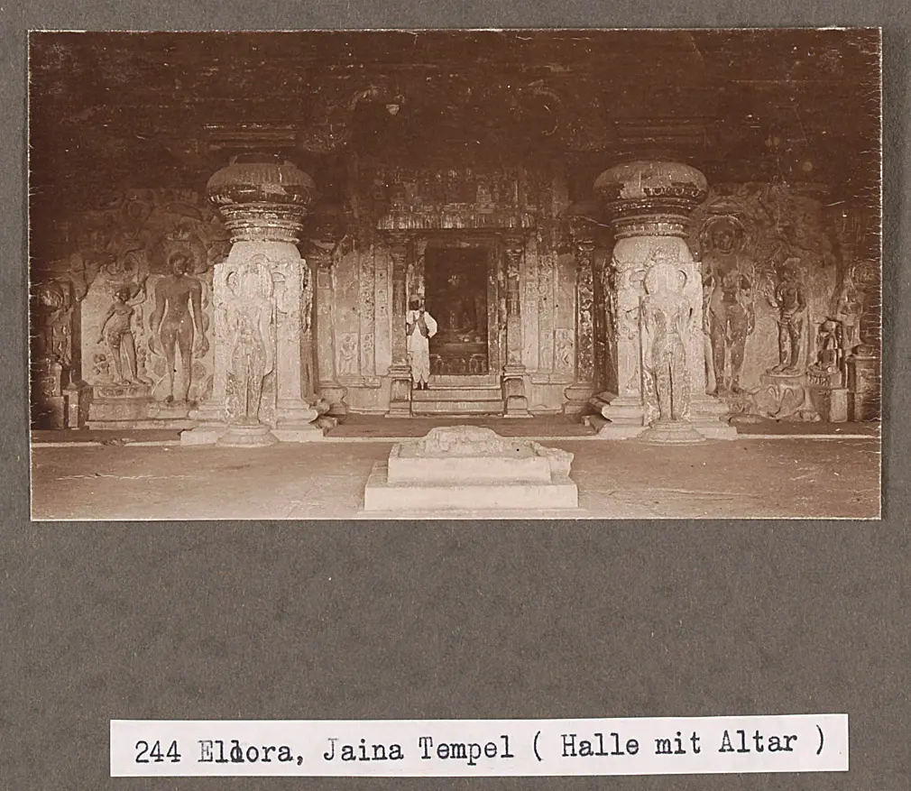 244 Ellora, Jaina Tempel (Halle mit Altar)