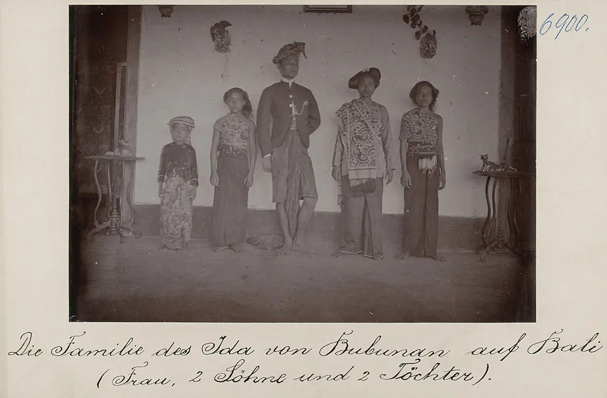 Die Familie des Ida von Bubunan auf Bali (Frau, 2 Söhne und 2 Töchter)