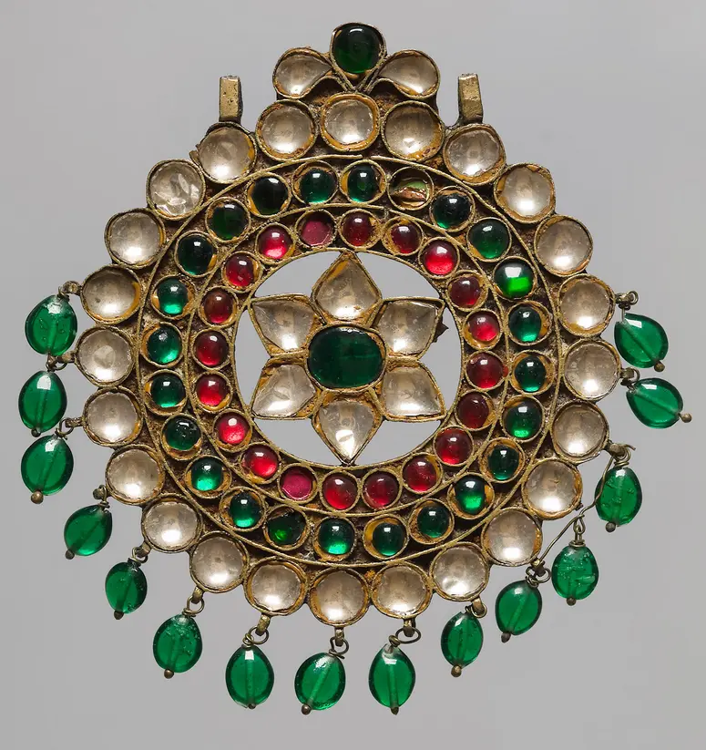 Brustschmuck