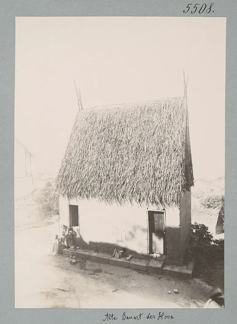 Alte Bauart der Hova; Giebeldachhaus