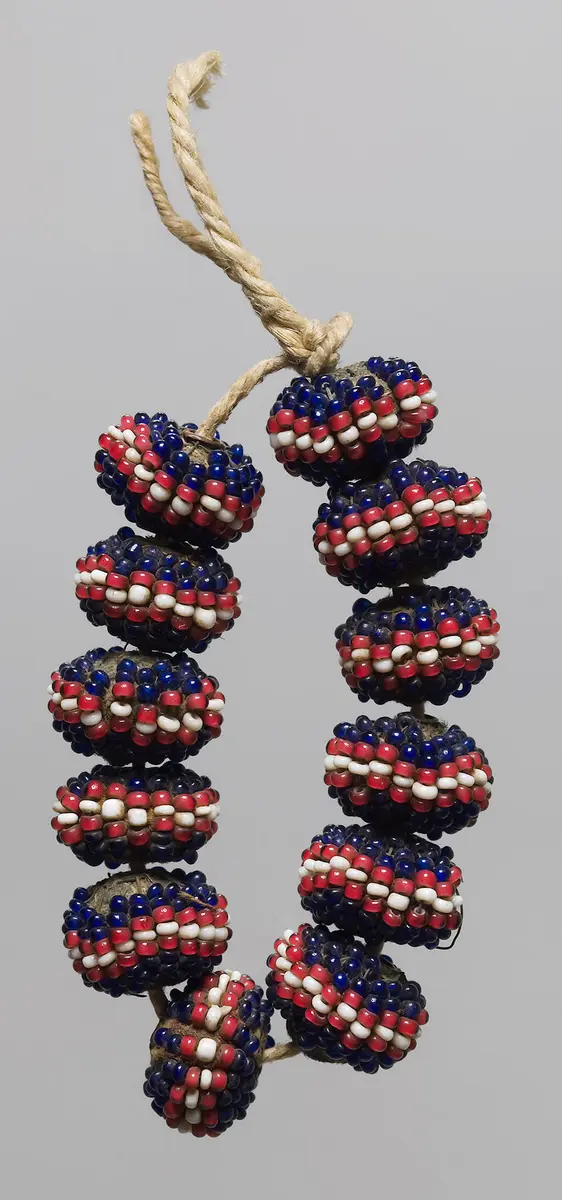 Halsschmuck