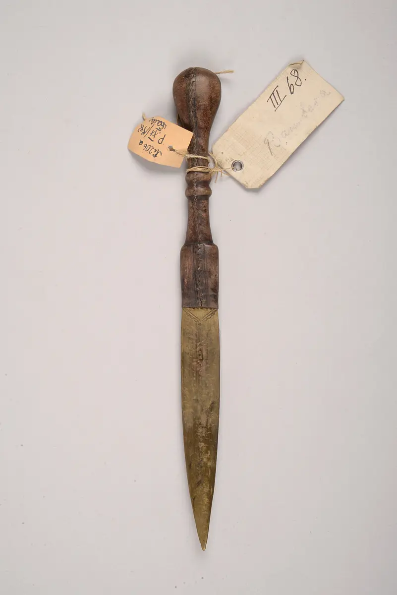 Messer mit Scheide