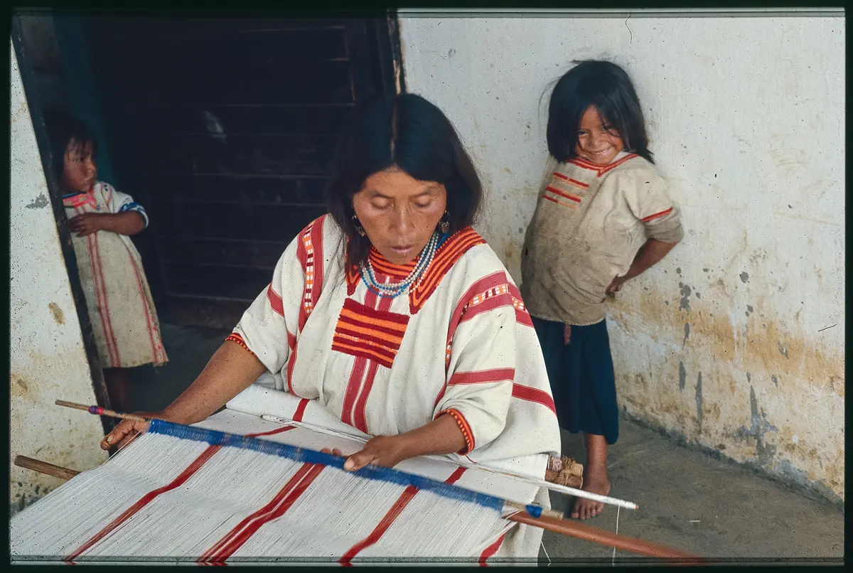 Tzeltal Maya weaver at the hip-loom, Santa Tomás Oxchuc, Chiapas, Mexico