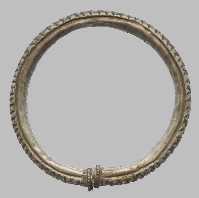 Beinschmuck