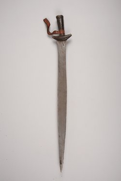 Schwert mit Scheide