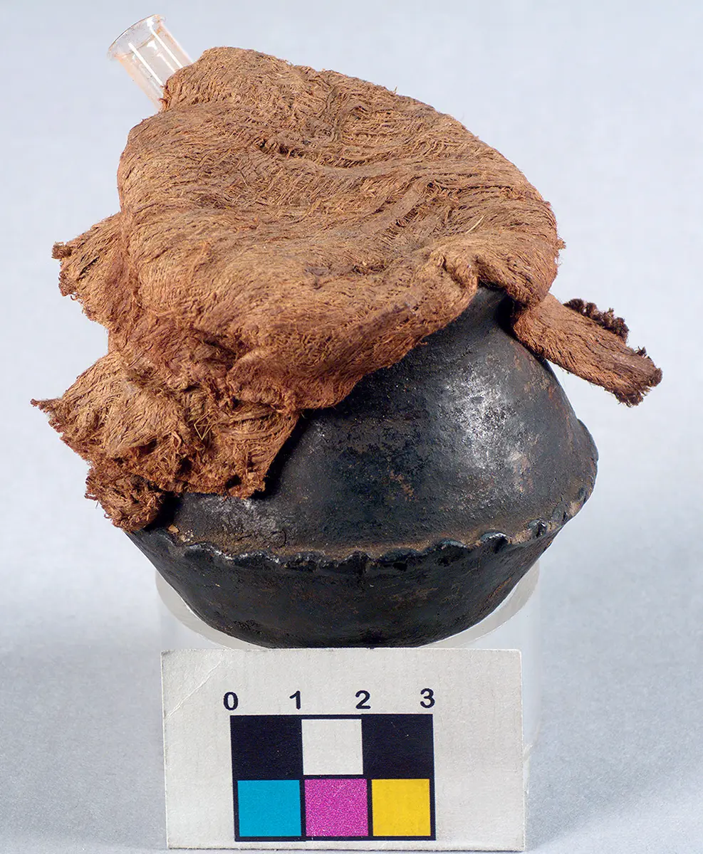 Vessel with arrow poison Curare