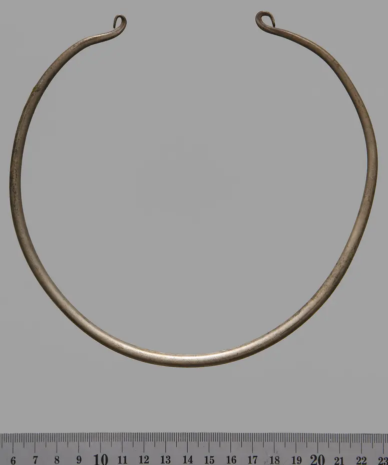 Halsring