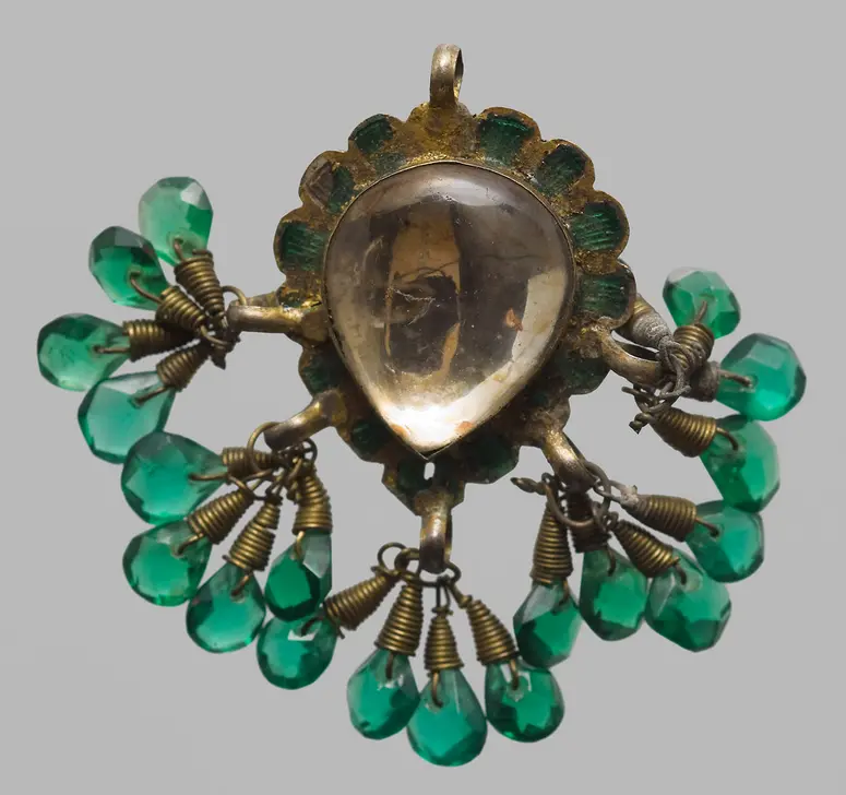 Stirnschmuck