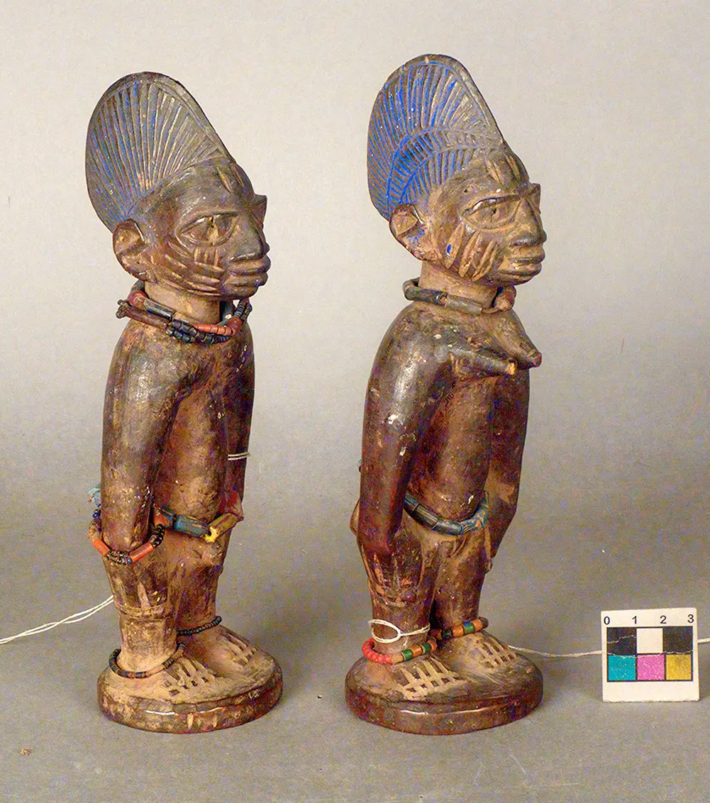 Männliche Ibeji Zwillingsfigur