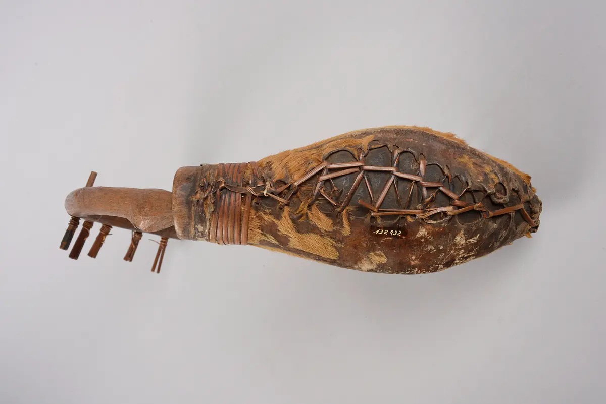 Instrument: Bogenharfe