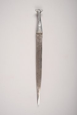 Schwert mit Scheide