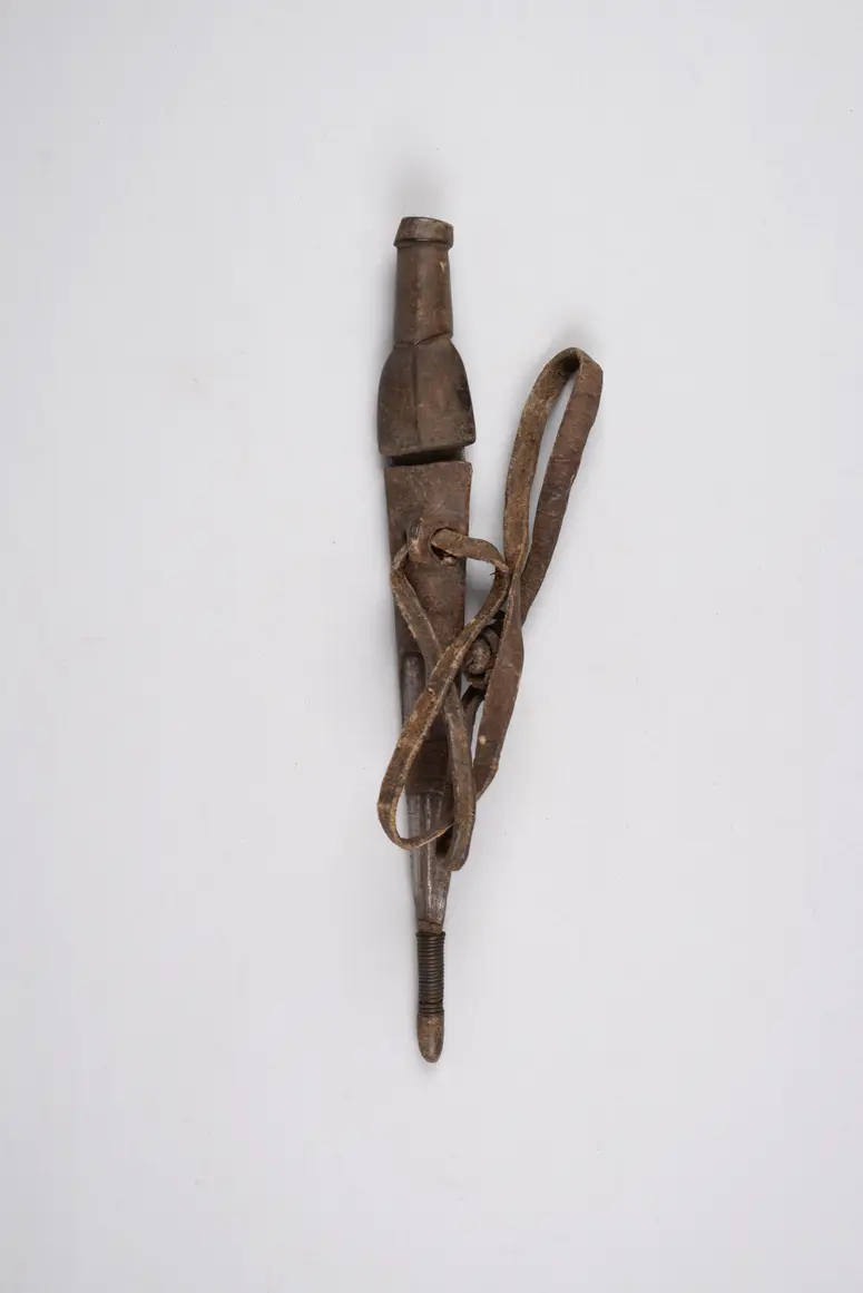 Messer mit Scheide