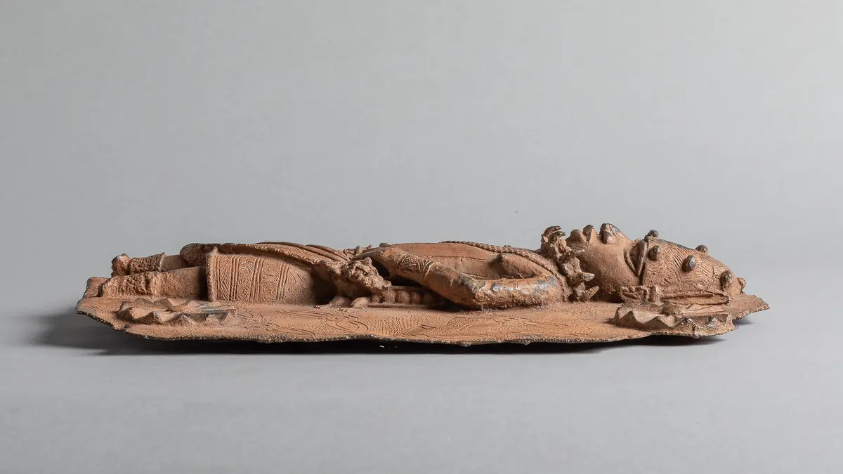 Relief Plaque: Dignitary with Eben Sword
