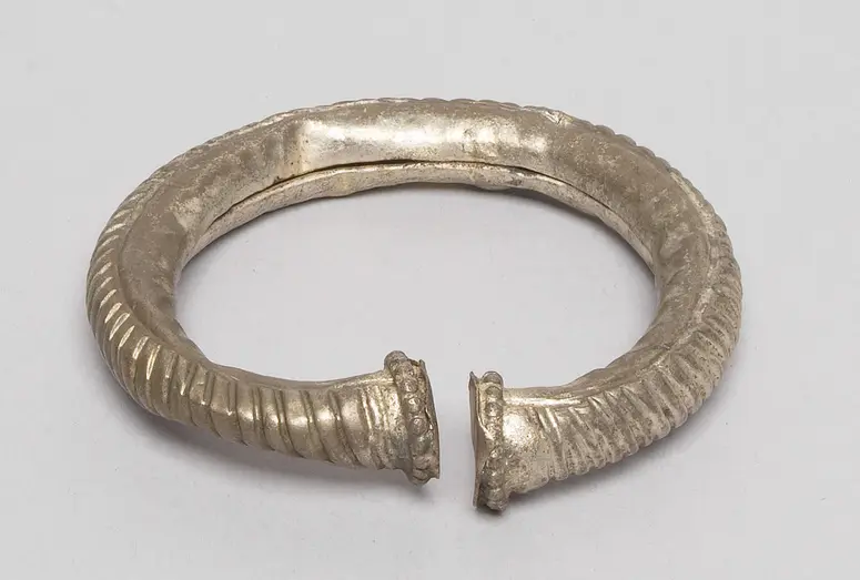 Armschmuck