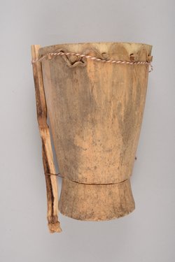 Instrument: Handtrommel mit Stab